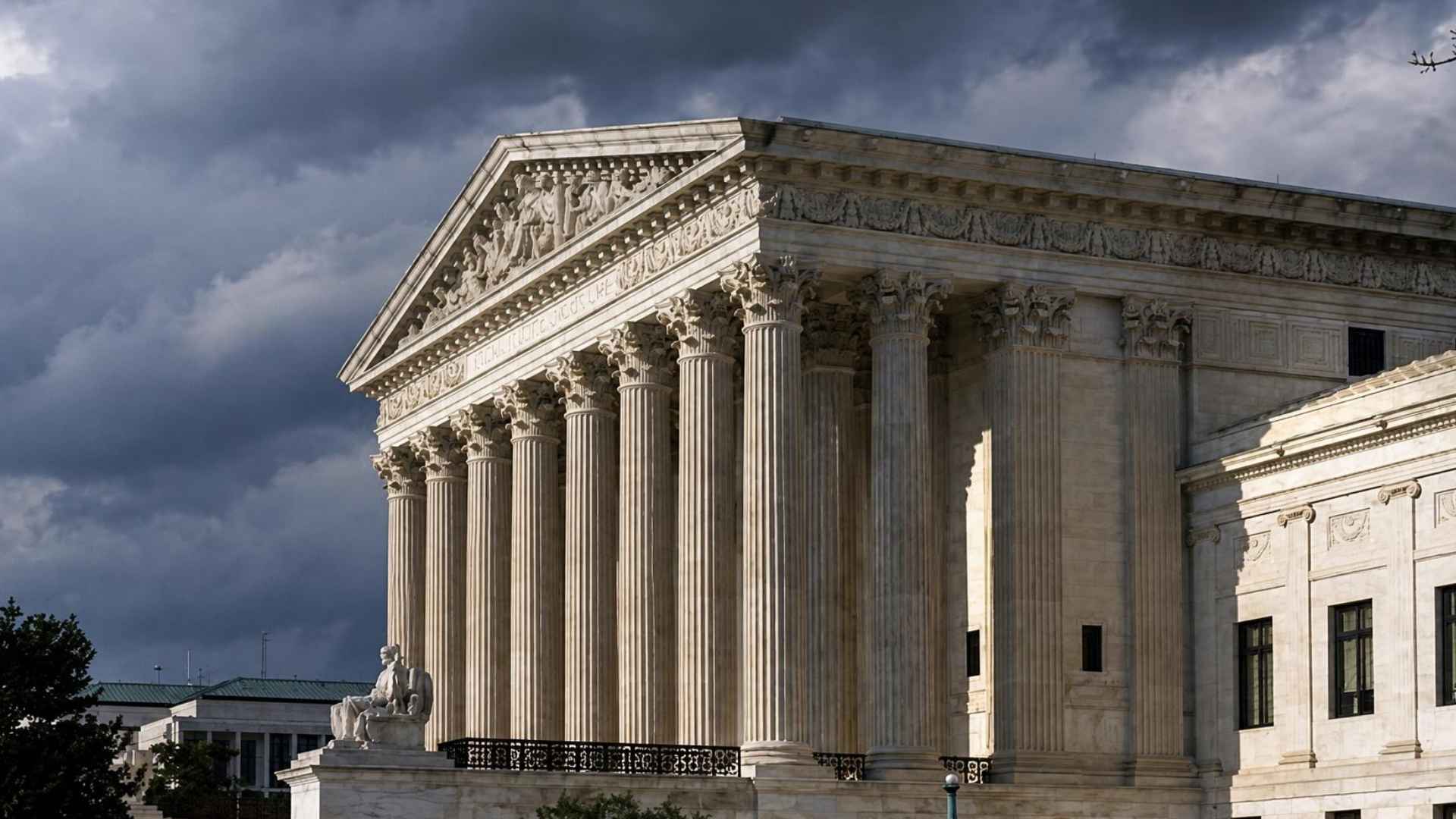 Snapshot of Secret Funding of Amicus Briefs Tied to Leonard Leo–Federalist Society Leader, Promoter of Amy Barrett